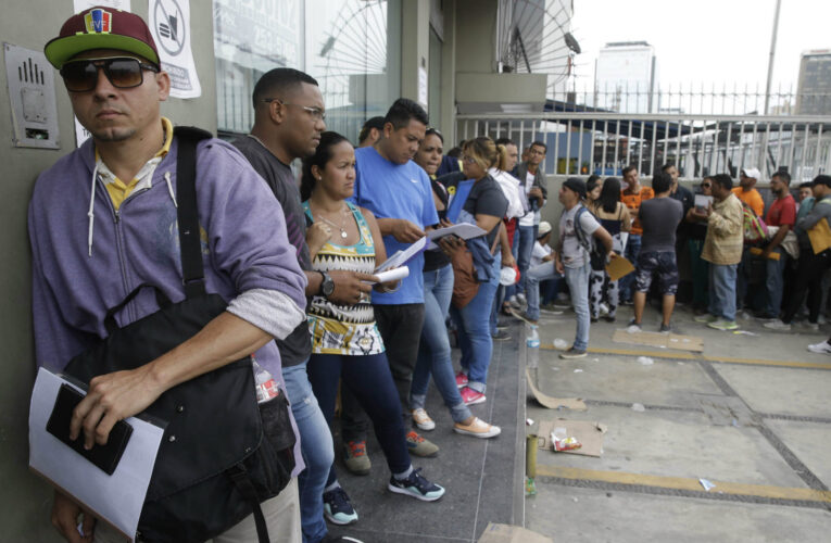 Perú aprobó medidas especiales para regularizar venezolanos