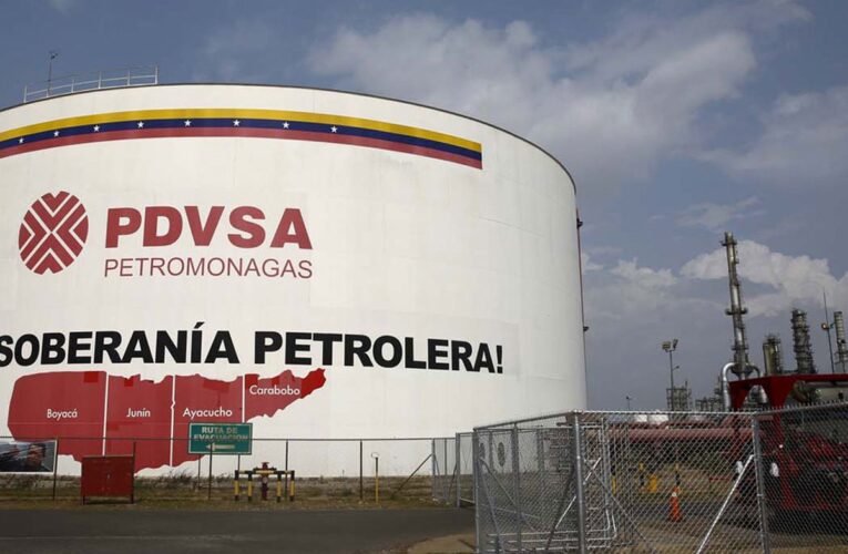 Venezuela recibió menos de $500 millones por su petróleo en 2020