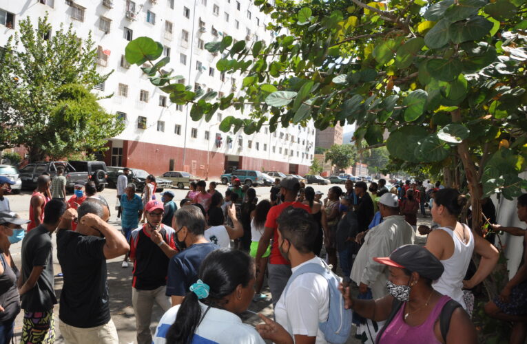 Vecinos rechazan reubicación de informales en Caraballeda