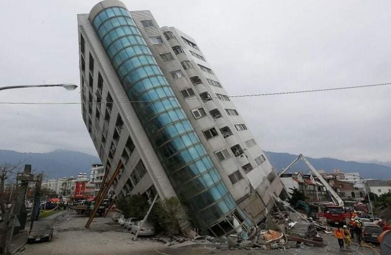 Al menos 46 muertos por sismo en Indonesia