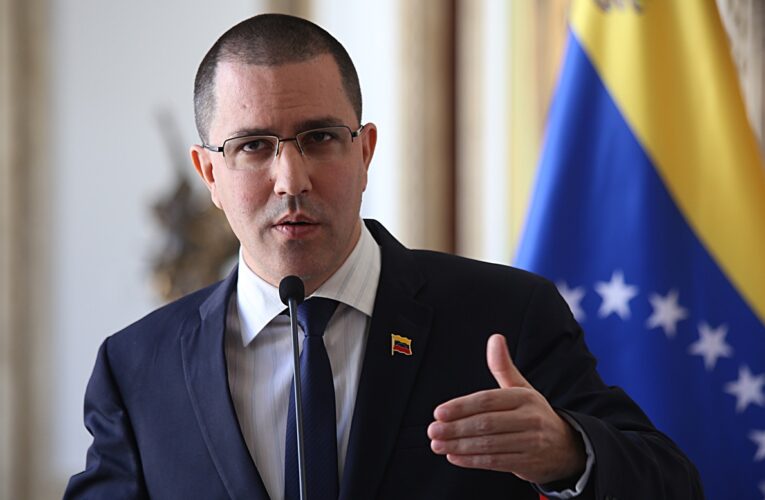 Venezuela enviará 5 gandolas con oxígeno cada semana a Manaos