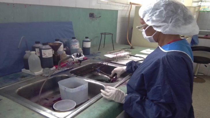 Colapsan laboratorios públicos por falta de equipos de química y hematología