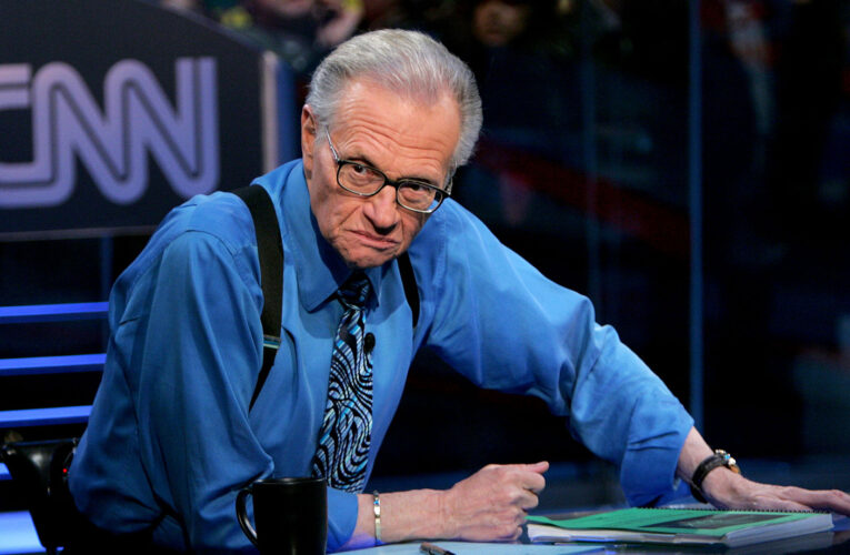 Murió por covid el presentador Larry King