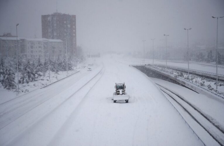 3 muertos por tormenta de nieve en España