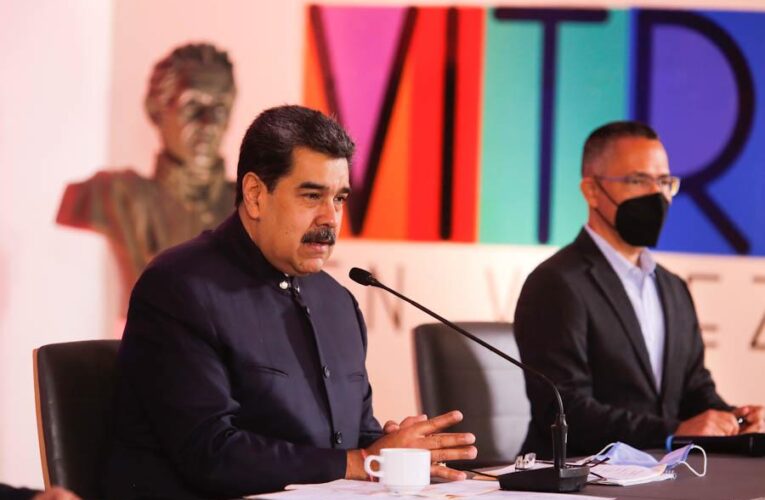 Maduro propone incluir novena estrella a la bandera en honor al Zulia