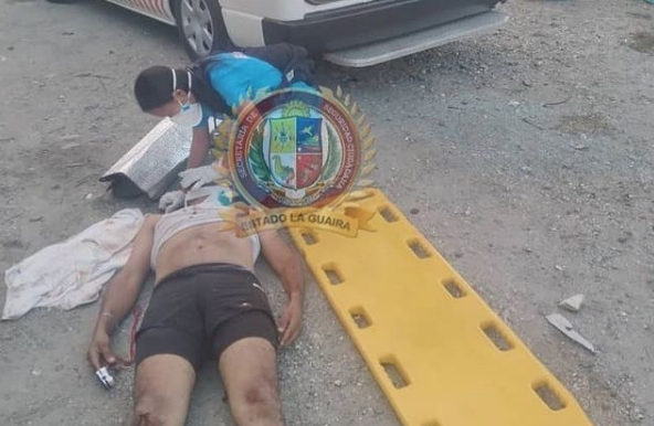 6 heridos al chocar una Prado y un Corsa en la vía a Naiguatá