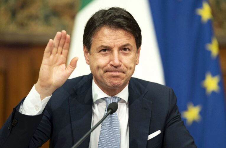 Renuncia el primer ministro de Italia