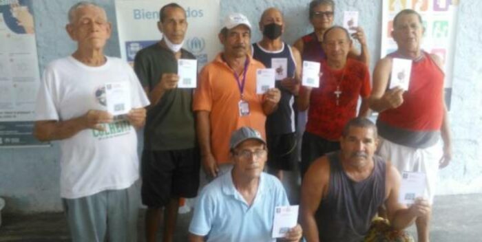 20 venezolanos refugiados recibieron su vacuna en Brasil