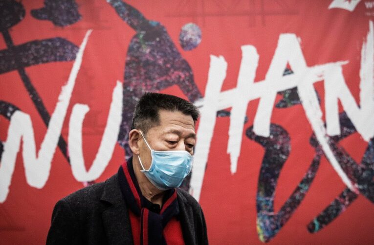 Denuncian que China silencia a familiares de muertos por covid