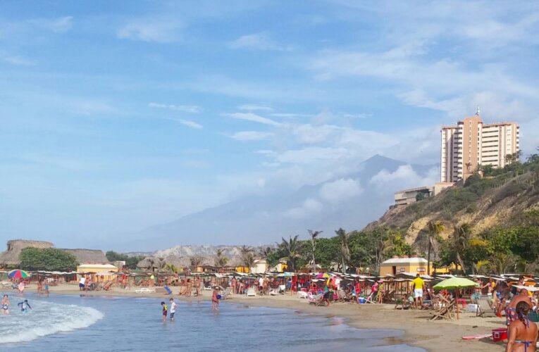 Disfrutar de la playa en La Guaira puede costar $7