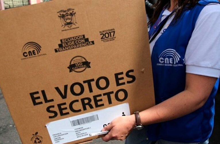 Ecuatorianos comienzan a elegir a un nuevo presidente