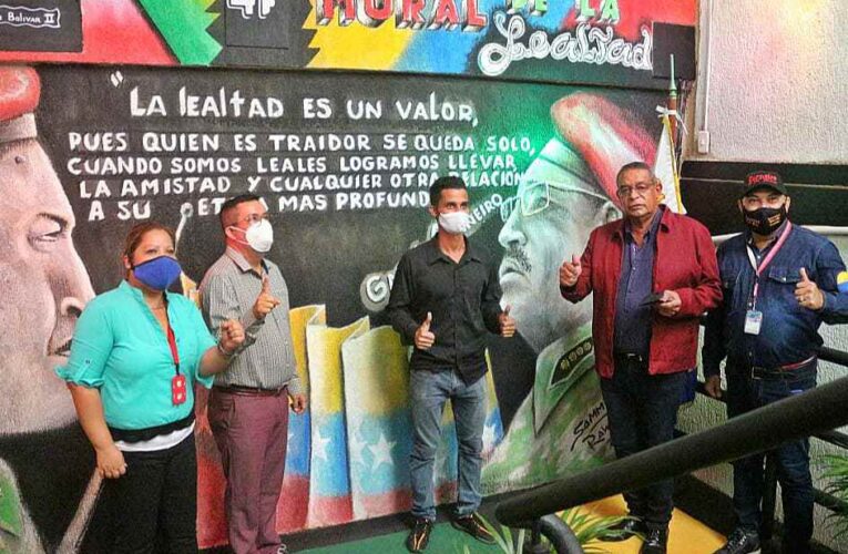 Inauguran Mural de la Dignidad en el Comunitario