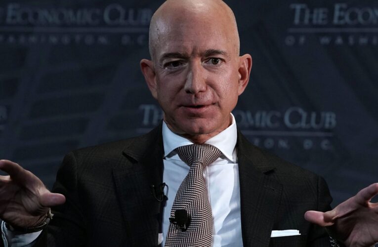 Jeff Bezos cederá su puesto de CEO de Amazon