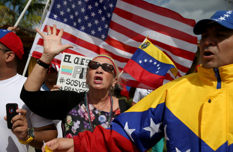 Piden a Biden agilizar el alivio migratorio a venezolanos