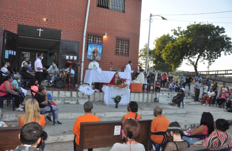 Devotos de La Candelaria asistieron a su festividad en 10 de Marzo