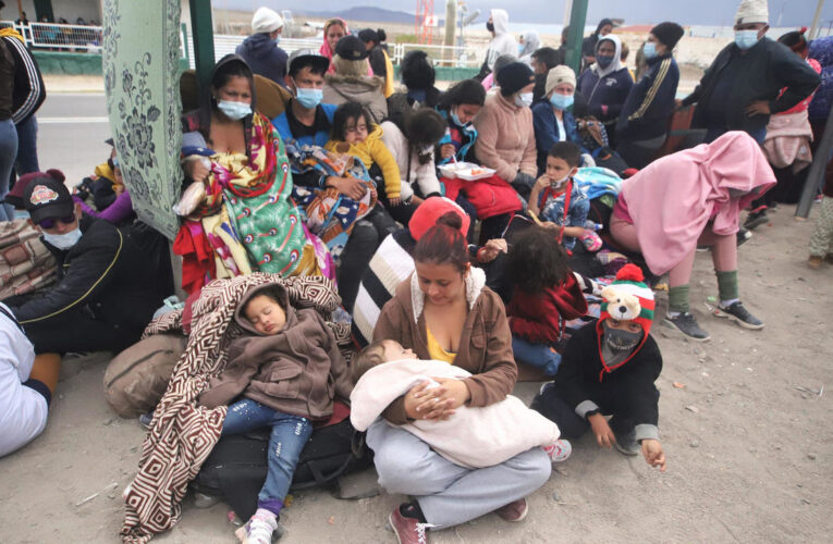 ONG chilenas condenan deportación de migrantes