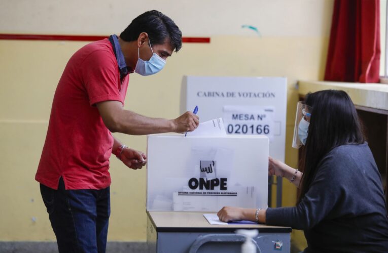Perú impedirá votar a quienes tengan fiebre