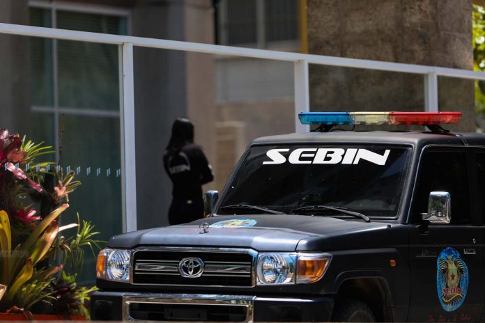 Sebin allana casa de periodista que denunció falta de anticonceptivos