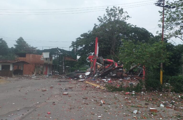Destruidos con explosivos punto de control de las FANB y sede del Seniat en Apure