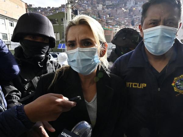Dictan 4 meses de prisión preventiva para expresidenta Áñez