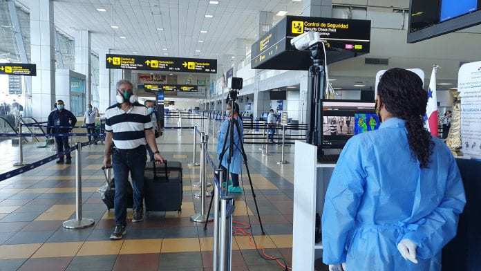 Panamá suspende ingreso de pasajeros de Suramérica por variante brasileña