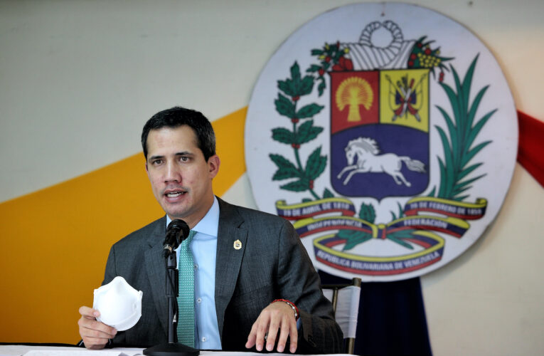 Guaidó aprobará acuerdo para financiar acceso a las vacunas