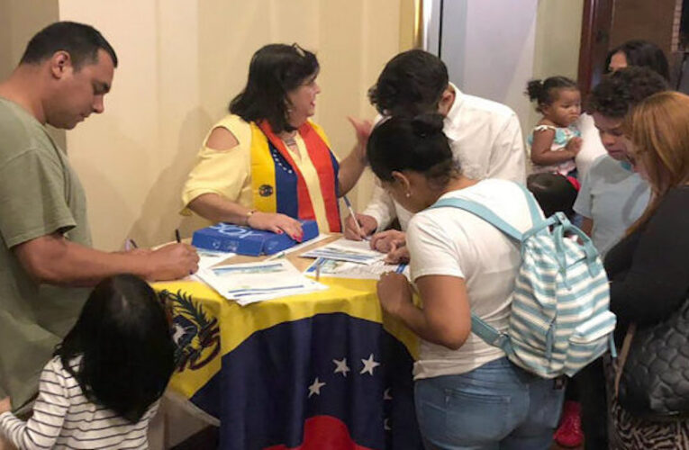ONG recoge firmas para pedir a Biden un TPS para venezolanos