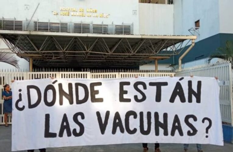 Protestan por falta de vacunas anticovid en 6 hospitales