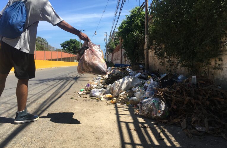 En el callejón Trujillo están cansados del basurero