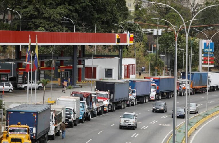 Transportistas advierten escasez generalizada por falta de gasoil