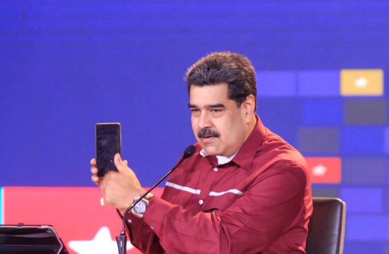 Maduro reitera que se deben regular las redes sociales