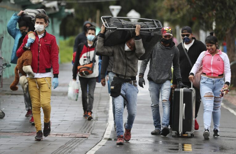 Colombia pide a los migrantes venezolanos esperar la apertura de la frontera
