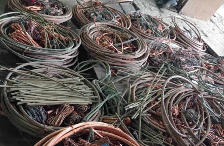 Desmantelan bandas de roba cables en La Guaira y Caracas