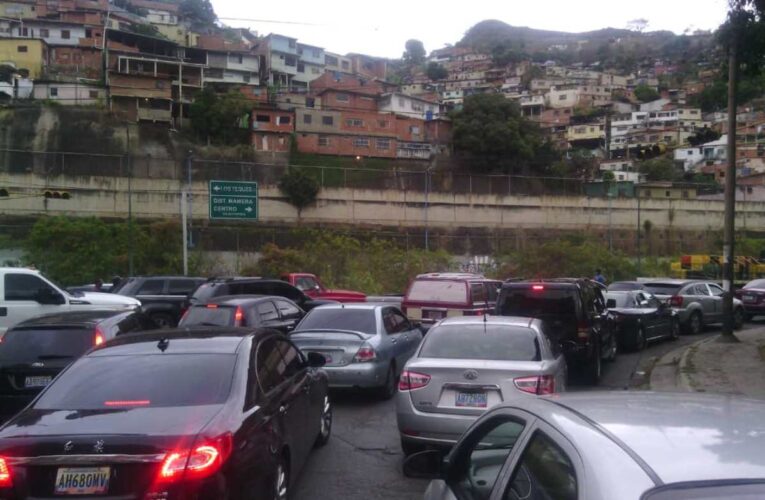 Aumentan puntos de control en Caracas