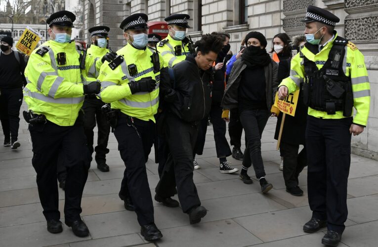 107 arrestados en protesta contra reforma anticovid en Londres