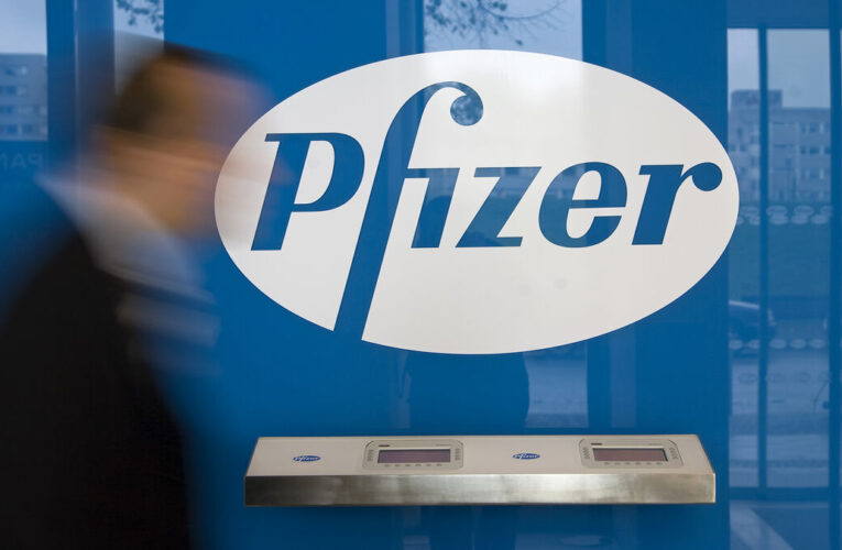 Pfizer confirma que se requiere una tercera dosis de su vacuna