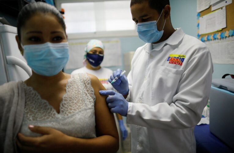 Academias piden acelerar vacunación en Venezuela
