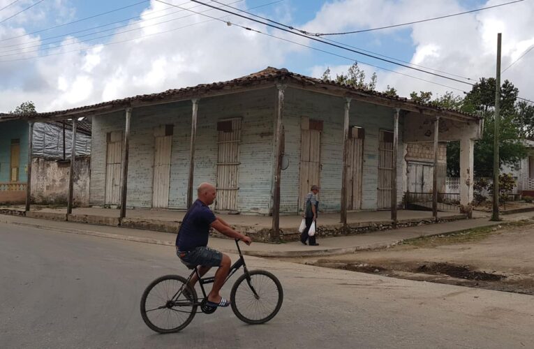 En Cuba marcan las casas de pacientes covid