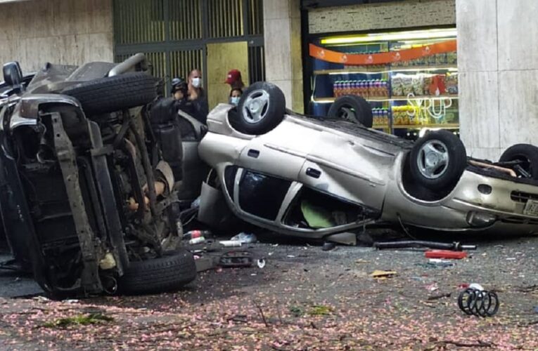 Cámaras de seguridad captaron accidente de tránsito en Caracas