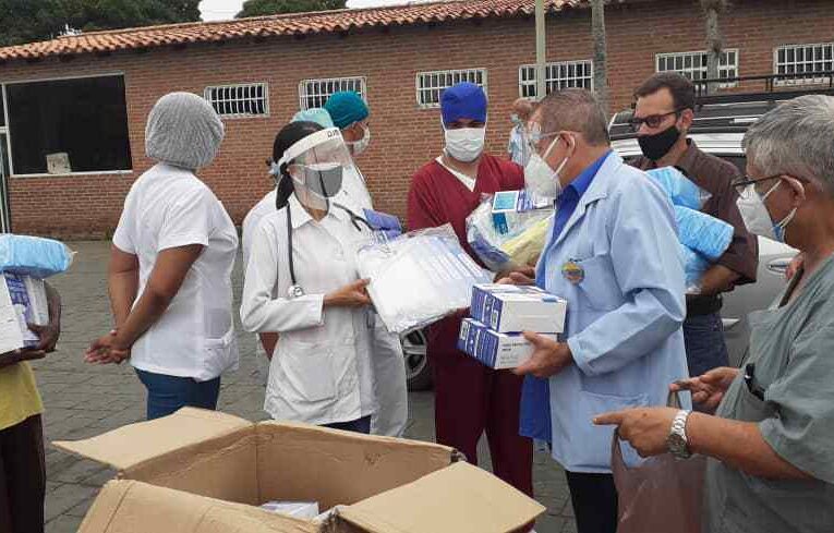 Médicos Unidos entregó equipos de protección en Carayaca