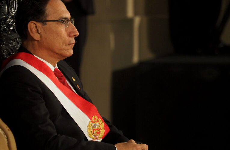 Expresidente peruano Martín Vizcarra dio positivo por covid