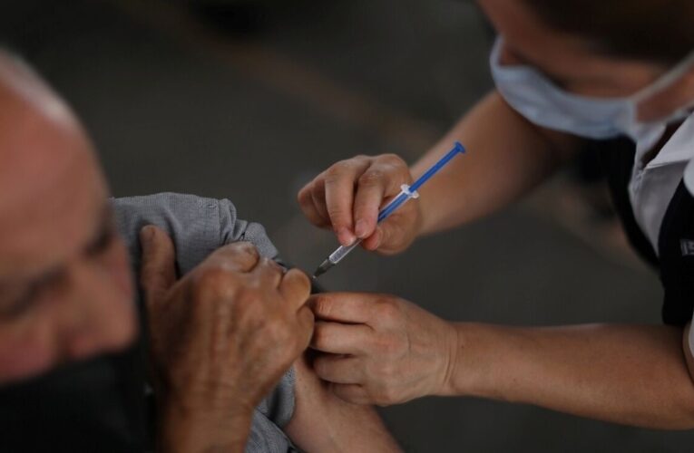 Gobierno rechaza propuesta de Fedecámaras de traer 6 millones de vacunas