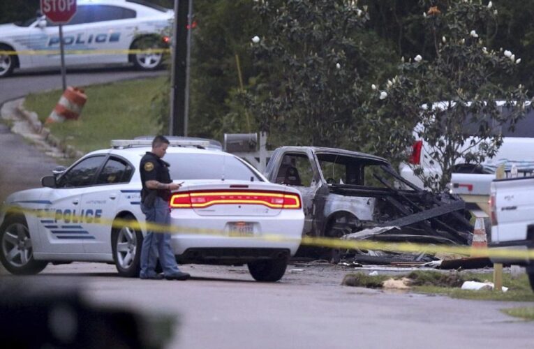 4 muertos al estrellarse avión contra una casa en EEUU