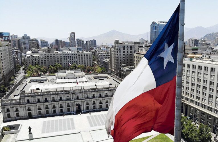 Chile dará subsidio a nuevos empleados para afrontar la pandemia
