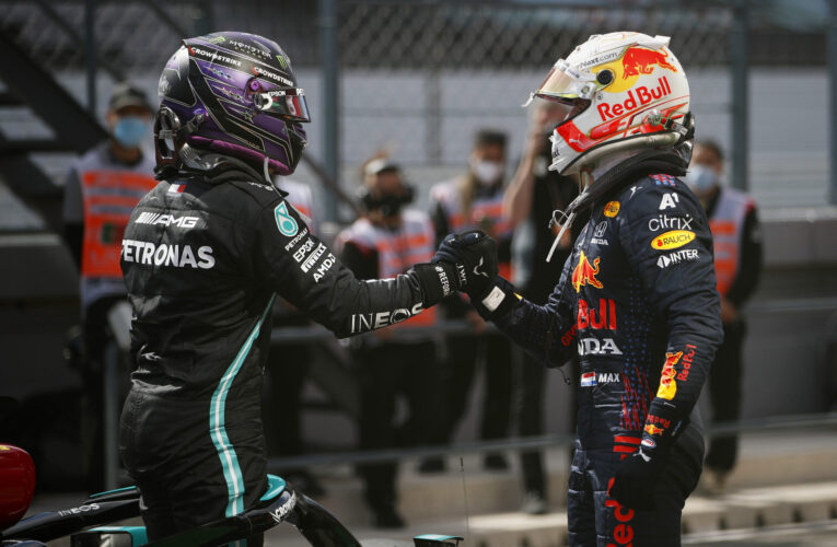 Mercedes y Red Bull continúan su duelo en España