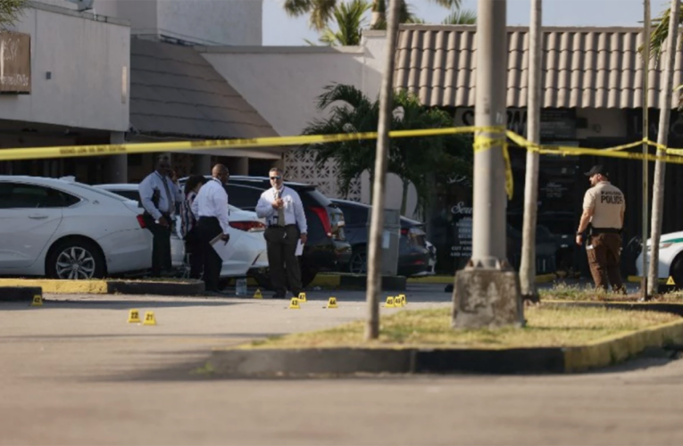 2 muertos y 20 heridos deja tiroteo en Miami