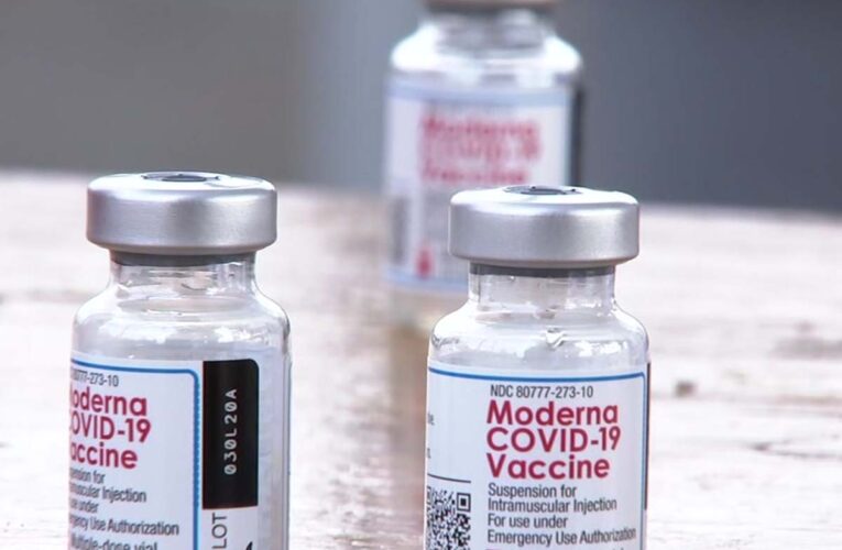 Vacuna de Moderna “altamente efectiva” en adolescentes