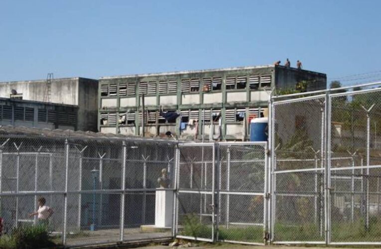 Trasladan 17 presos políticos a cárceles comunes