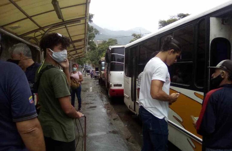 Quitan cupo a trasporte público en bombas de Naiguatá y Carayaca