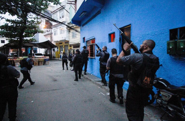 Aumentan a 29 los muertos en operativo policial en favela de Río de Janeiro
